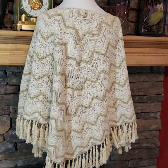 Sale⚡️Elana Carello Knit Fringe Cape OS - Picture 7 of 8